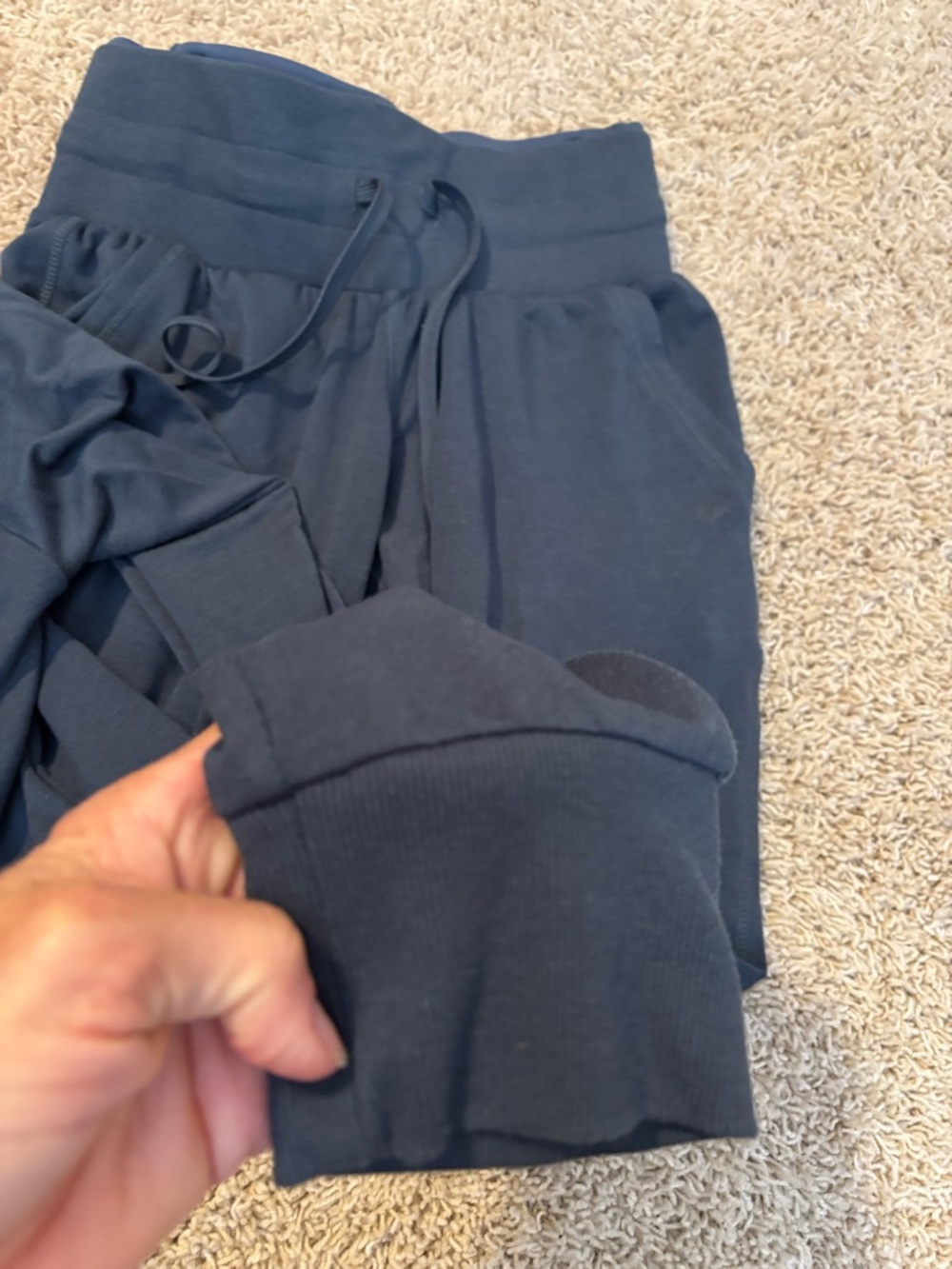 Alexo size small hoodie with pants w/built in pocket for self defense item - Picture 6 of 7